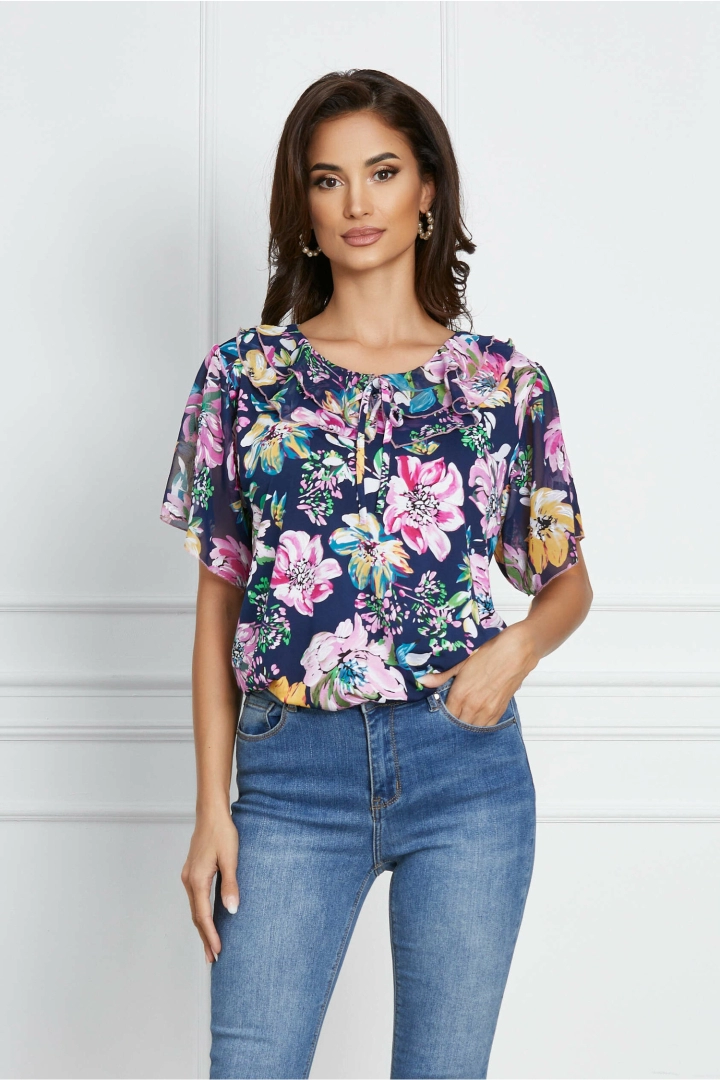 Bluza Isabela bleumarin cu flori roz si maneci scurte Bluza Isabela bleumarin cu flori roz si maneci scurte