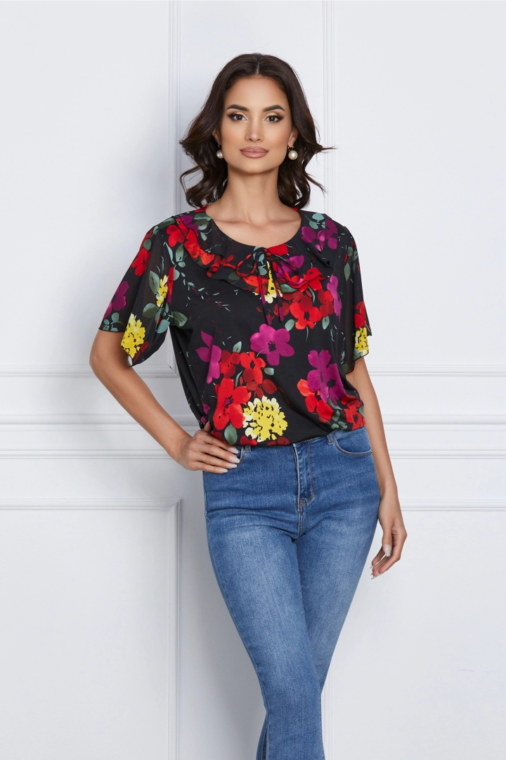 Bluza Isabela neagra cu imprimeu floral rosu si maneci scurte Bluza Isabela neagra cu imprimeu floral rosu si maneci scurte