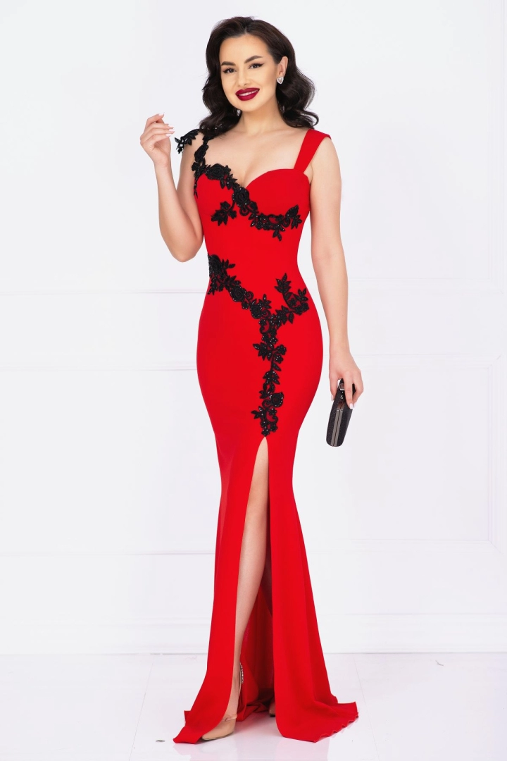 Rochie de lux sirena Calista rosie cu crapatura ampla si dantela neagra Rochie de lux sirena Calista rosie cu crapatura ampla si dantela neagra