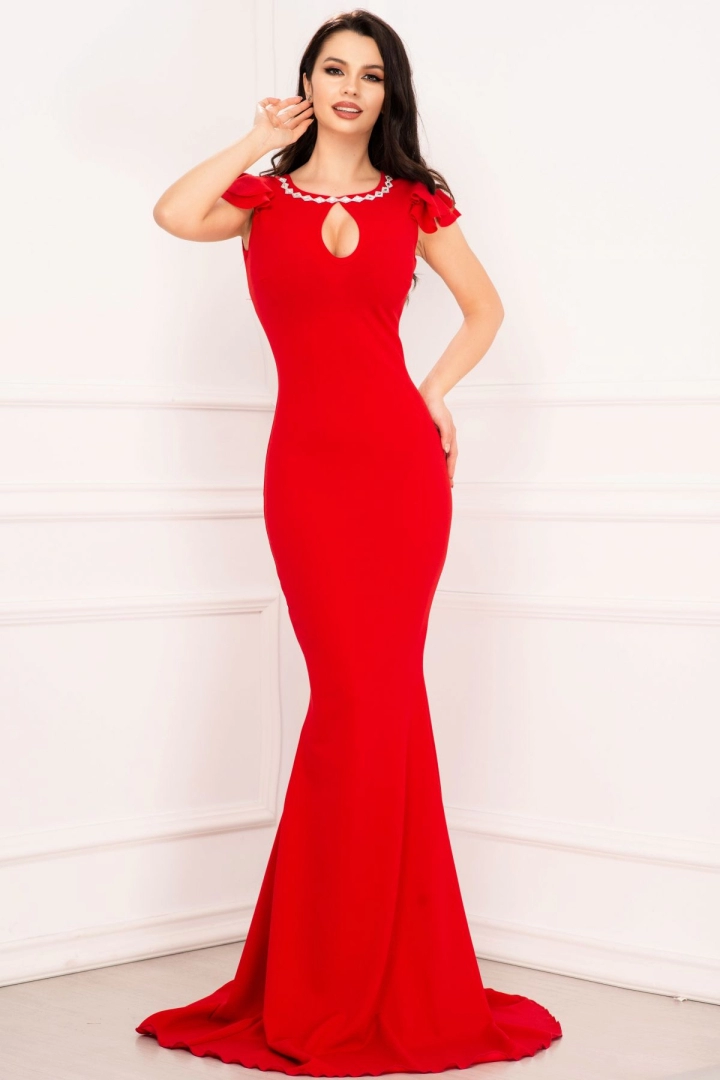 Rochie de soacră Cyntia eleganta rosie cu volane la umeri si colier pretios Rochie de soacră Cyntia eleganta rosie cu volane la umeri si colier pretios