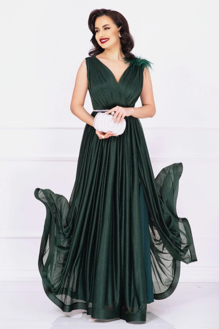 Rochie de soacră Maia verde lunga eleganta cu sclipici si accesoriu cu fulgi Rochie de soacră Maia verde lunga eleganta cu sclipici si accesoriu cu fulgi