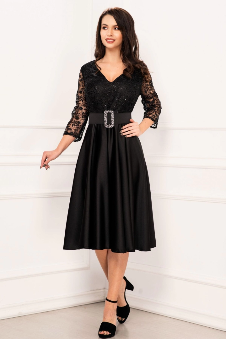 Rochie de soacra midi din tafta neagra cu broderie la bust si centura pretioasa Rochie de soacra midi din tafta neagra cu broderie la bust si centura pretioasa