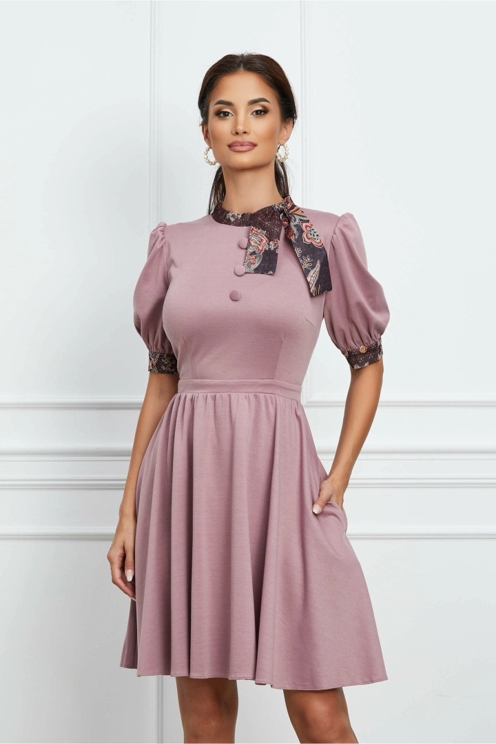 Rochie Dy Fashion lila cu mansete si guler cu imprimeu Rochie Dy Fashion lila cu mansete si guler cu imprimeu