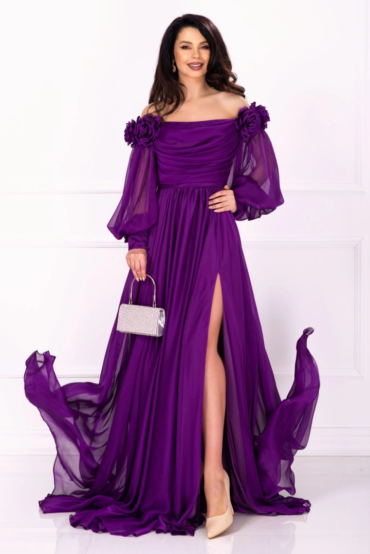 Rochie pretioasa de soacră Mireya mov lunga cu fronseuri si flori 3D Rochie pretioasa de soacră Mireya mov lunga cu fronseuri si flori 3D